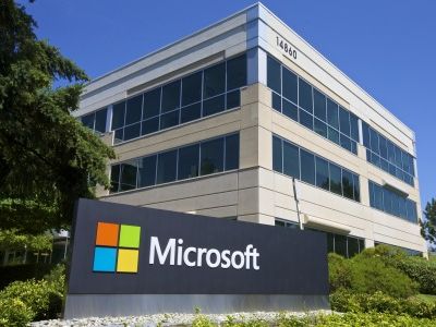 云服务竞争升级 微软(MSFT.US)“炮轰”谷歌(GOOGL.US)在欧洲发起影子运动抹黑声誉