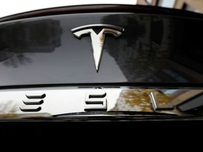 “子凭母贵”后股价逆天了？特朗普重返总统宝座特斯拉(TSLA.US)市值已激增逾3000亿美元