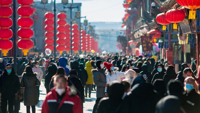 中国假期制度75年变迁：单休改双休用了45年，除夕重回法定假期