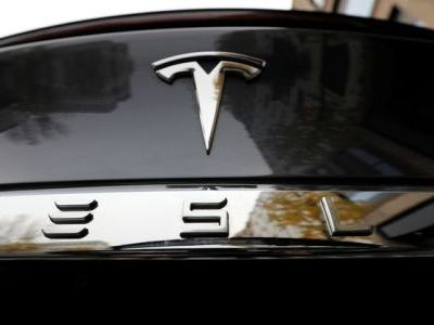 特斯拉(TSLA.US)年末目标紧逼，中国交付量再度下滑