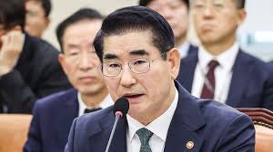 韩国法院批准逮捕前国防部长官金龙显