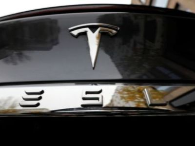 特斯拉(TSLA.US)发布软件更新以解决在美69万辆汽车召回问题